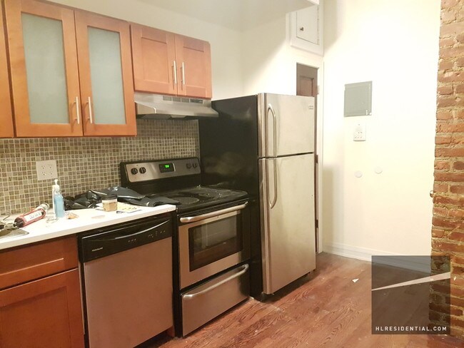 Foto del edificio - 3765 18th Ave