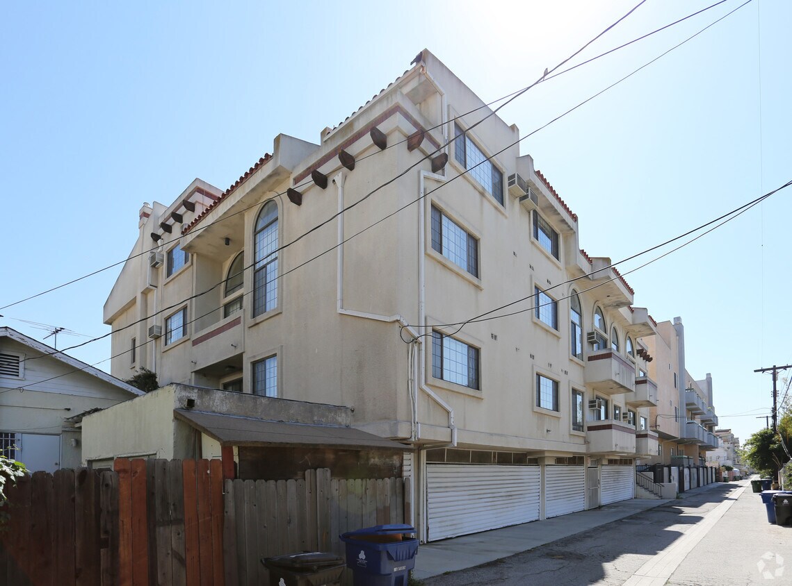 Foto del edificio - 3855 Inglewood Blvd