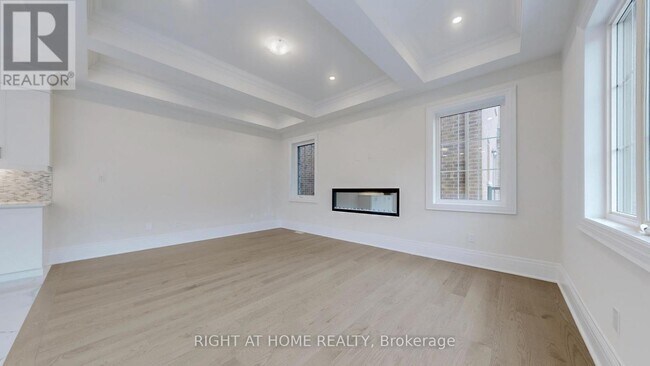 Building Photo - 7 Adario Cres