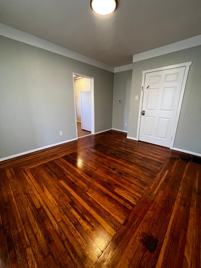 Living rm - 4414 Ivanhoe Ave