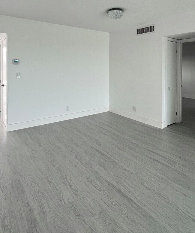 Foto del edificio - 2205 S Cypress Bend Dr