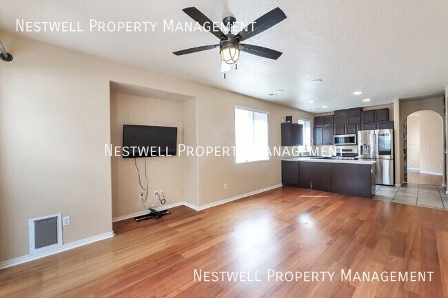 Building Photo - 5905 W Cedar Hill Rd