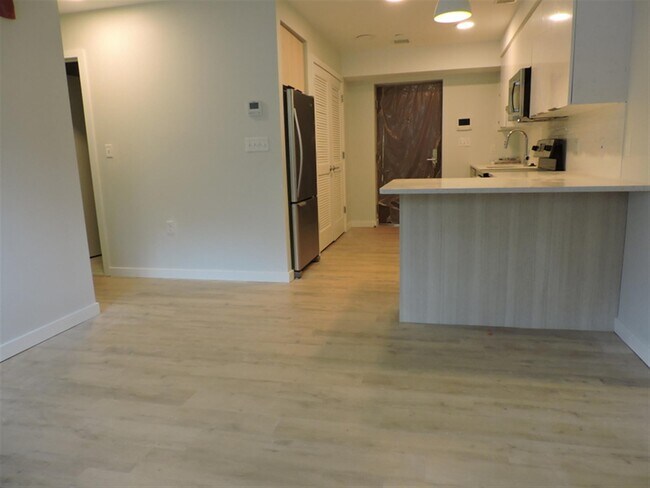 Building Photo - 9 Soden St