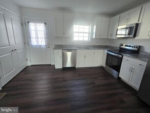 Building Photo - 14 Snowdrop Ct