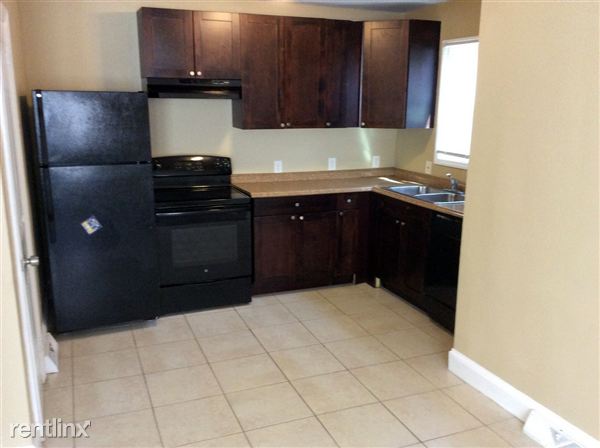 Building Photo - 2524 Columbus Cir