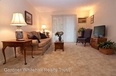 Building Photo - 2 br, 1 bath Apartment - 100-106 WHITEHALL RD