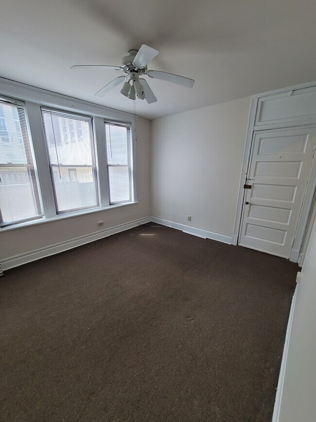 Foto del edificio - 1210 W Lexington St