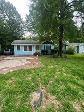 Building Photo - 3718 Northbrook Dr