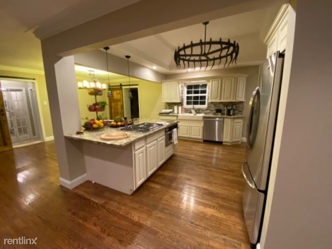 Building Photo - 4 br, 2 bath House - 3951 S Lindbergh Blvd