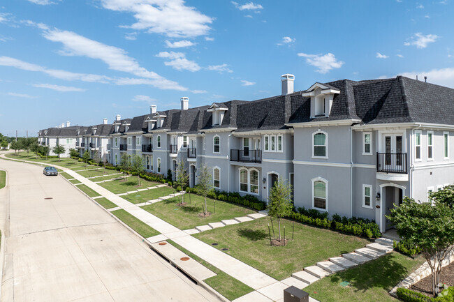 Foto del edificio - Provence Luxury Townhomes