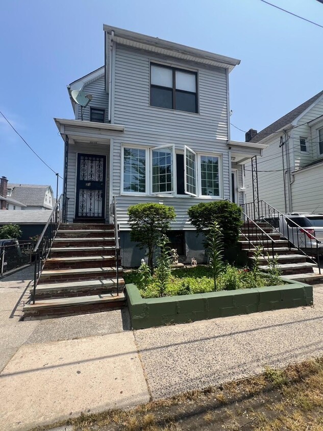 Primary Photo - 23 Clark St