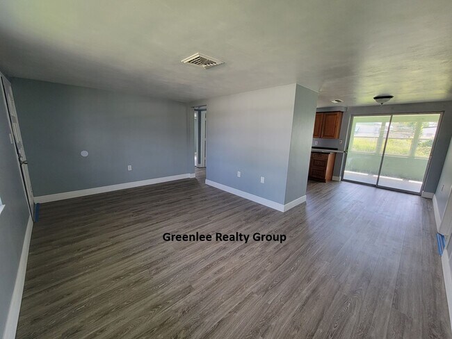 Foto del edificio - Updated 2 Bedroom/1 Bathroom Single Family...