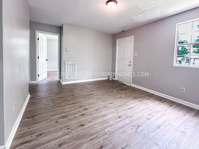 Foto del edificio - 1420 Rayfield Dr