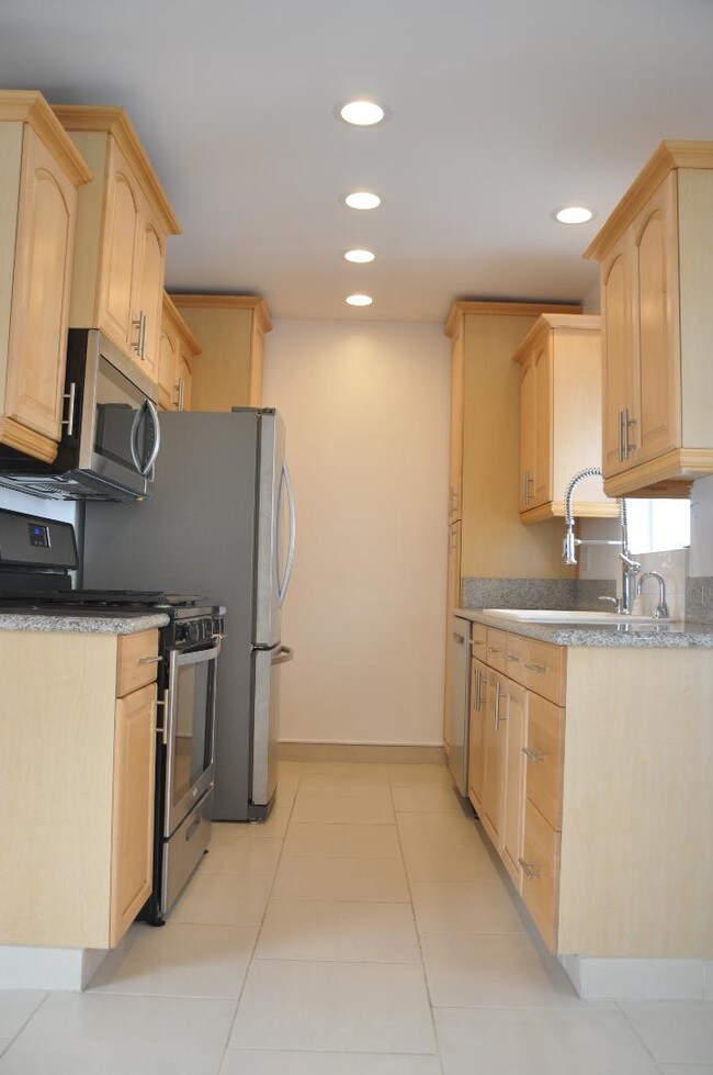 Foto del edificio - 1436 Barry Ave
