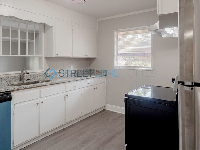 Building Photo - NOW OFFERING HALF OFF THE FIRST FULL MONTH...