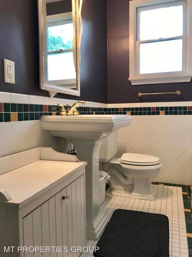 Foto del edificio - 3 br, 2 bath House - 645 E. Central Ave