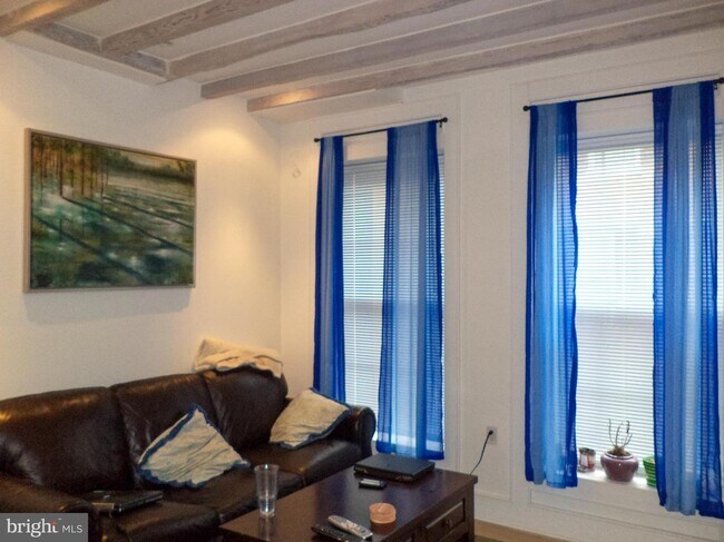 Foto del edificio - 1744 Webster St