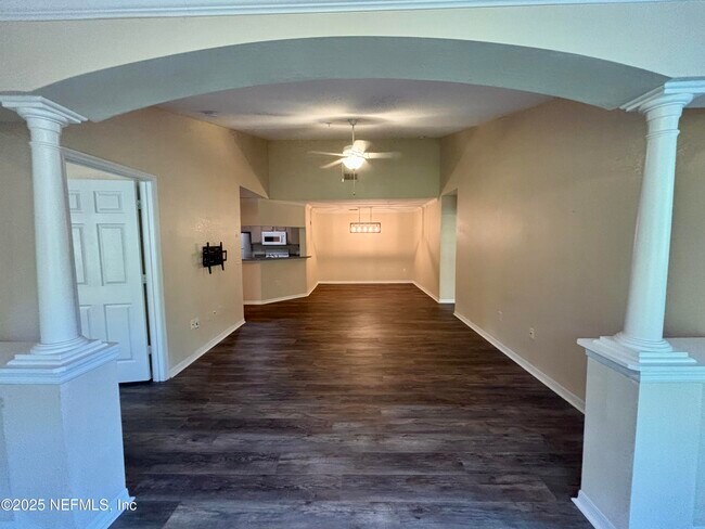 Foto del edificio - 7800 Point Meadows Dr