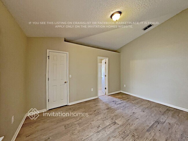 Foto del edificio - 5920 Ackard Ave