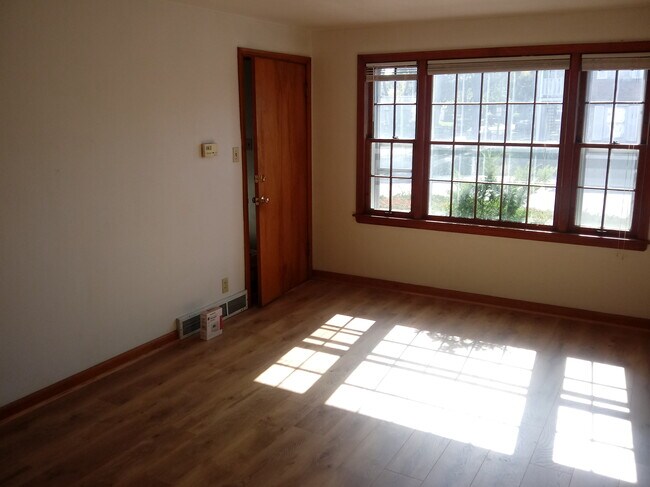 Foto del edificio - 7504 W Center St