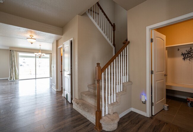 Building Photo - 10546 Mount Lincoln Dr