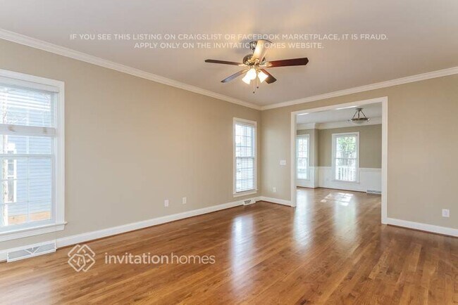 Building Photo - 15903 Kelly Park Cir