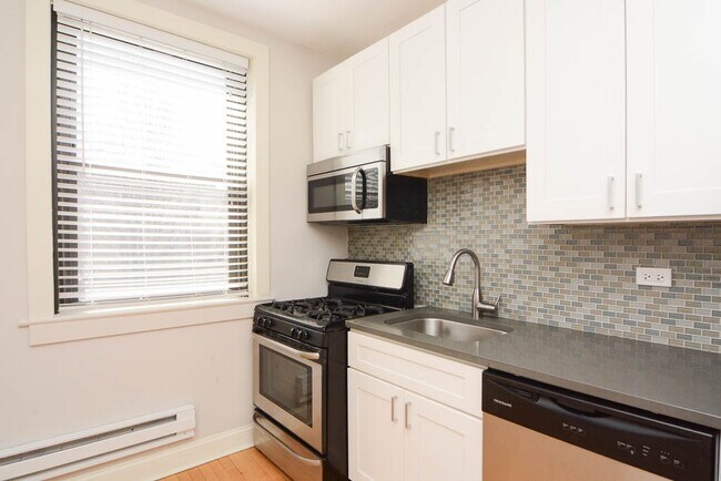 Foto del edificio - 2326 N Rockwell St