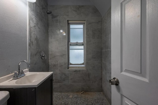 Foto del edificio - 729 Montana Ave