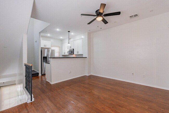 Building Photo - Experience Comfort & Convenience: 3 Bed, 2...