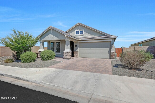 Foto del edificio - 2306 E Branham Ln