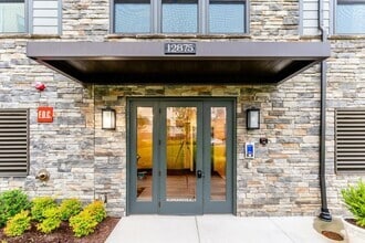Building Photo - 12875 Mosaic Pk Wy