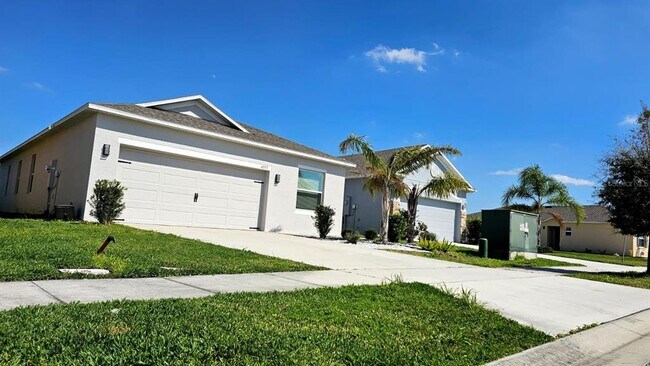 Foto del edificio - 4353 Desert Rose Ave