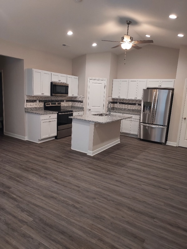 Building Photo - 2332 E Cheyenne Ct