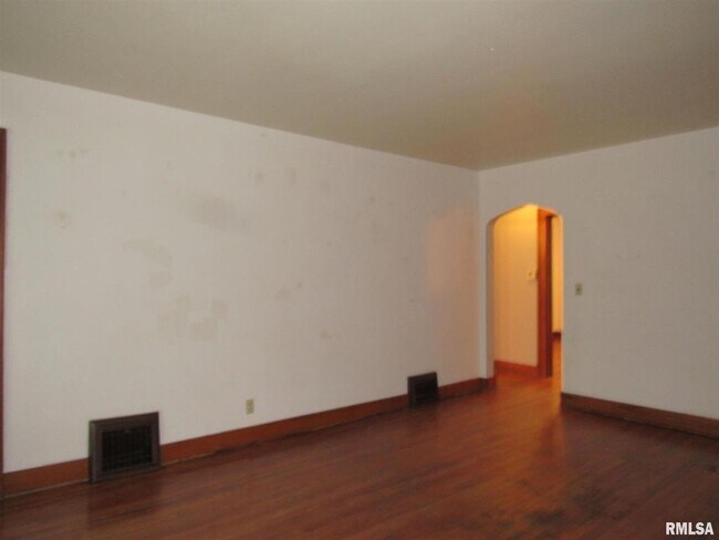 Foto del edificio - 129 N Elmwood Ave