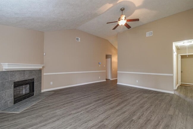 Building Photo - 15903 N Trace Dr