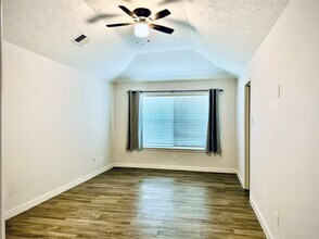 Building Photo - 17410 Saxon Dr