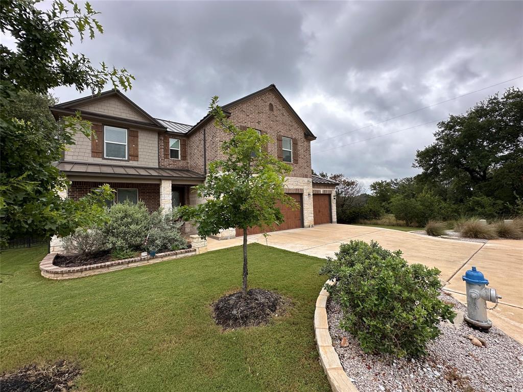 Building Photo - 800 Desaix Dr