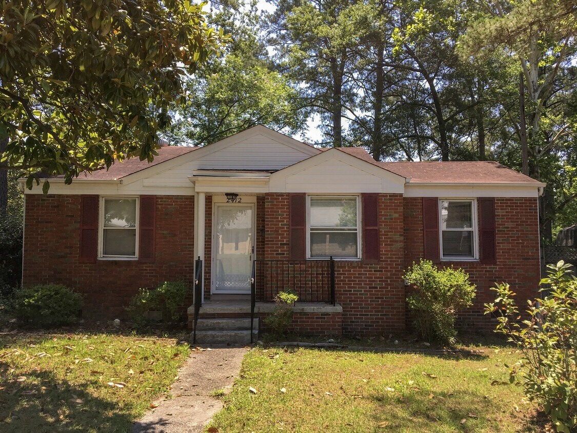 Primary Photo - Forest Hills