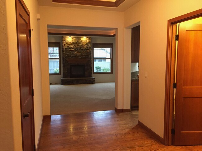 Entry - 3812 Sherwood Park Dr