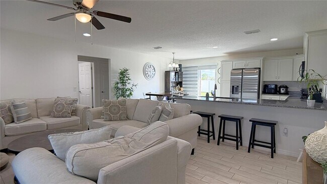 Building Photo - 35 Laurel Course