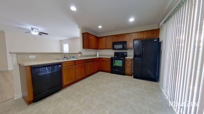 Building Photo - 2039 Southern Pine Dr