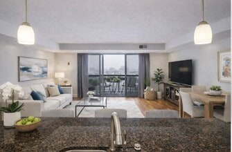 Building Photo - 700 1st St