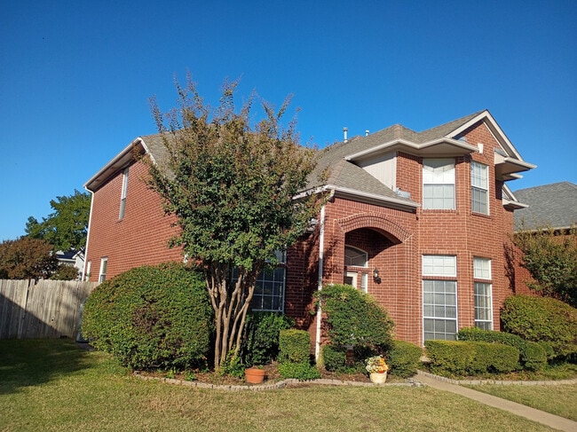 Building Photo - Room in House on Kentshire Cir
