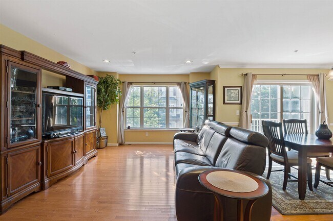 Building Photo - 8 Maritime Way