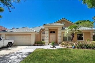 Building Photo - 6719 Fairway Cove Dr