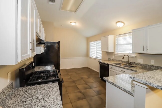 Foto del edificio - 2634 Hill Street Cove