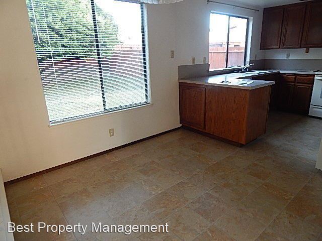 Building Photo - 3 br, 2.5 bath House - 32724 Regents Blvd