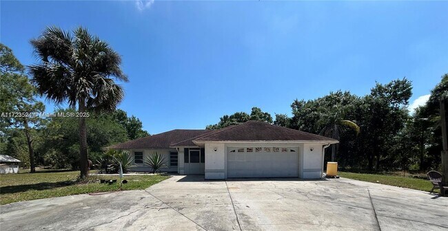 Building Photo - 9227 FL-80
