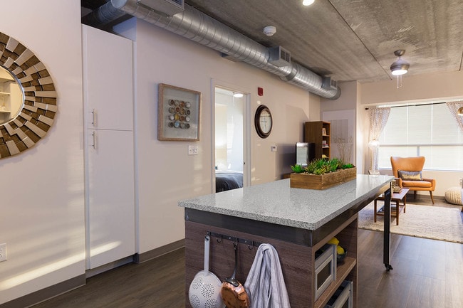 Building Photo - Skyvue Apartments