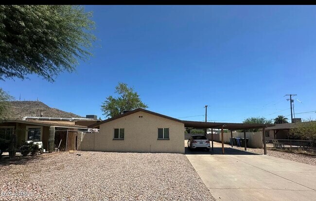Building Photo - 10805 N 17th Dr